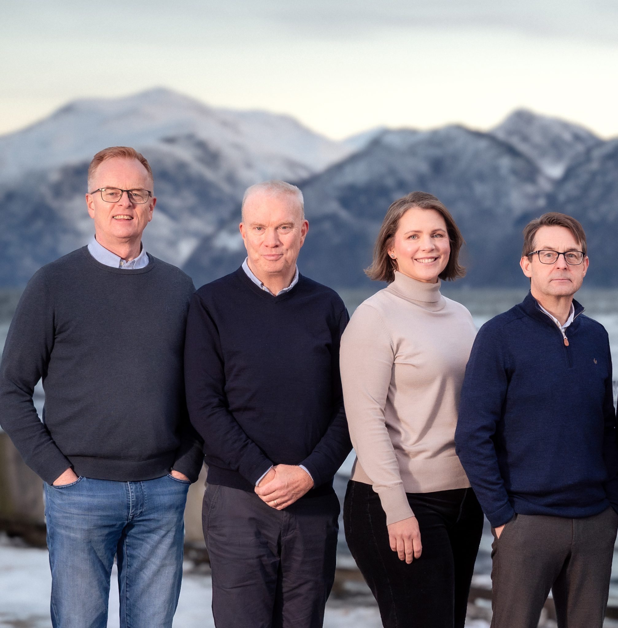 indre-sunnmore-brannkasse-ansatte-utendørs